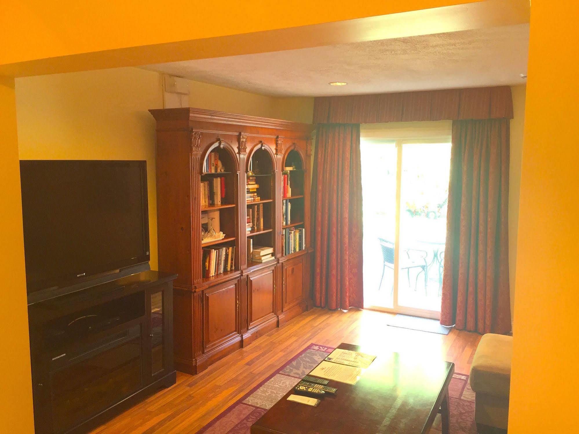 Grey Rose Suites Hanover Εξωτερικό φωτογραφία