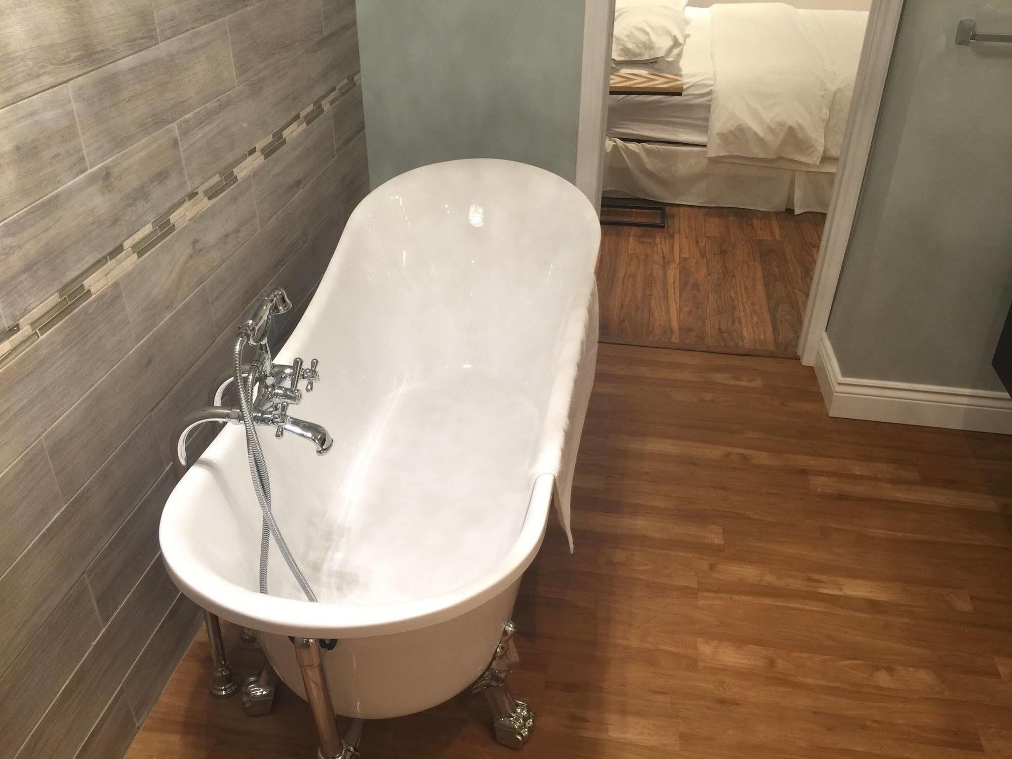 Grey Rose Suites Hanover Εξωτερικό φωτογραφία